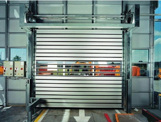 Puerta de garaje rodante de alta velocidad de aleación de aluminio con clase de protección IP55 personalizada