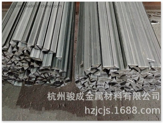 Miembro de la barra de forma triangular de acero estructural de carbono Chamfer Q235 para hormigón prefabricado