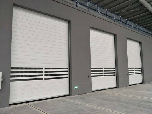 Puerta de seguridad en espiral resistente a la corrosión de alta velocidad de apertura con automatización inteligente para almacenes